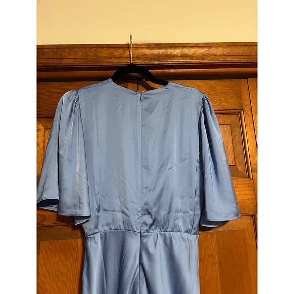 NWT Abercrombie & Fitch Satin Flutter Sleeve Maxi Dress Blue V-Neck Ring Size MT - Picture 11 of 12